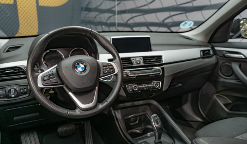 
								BMW X1 sDrive18d full									