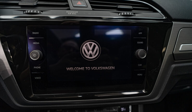 
								Volkswagen TOURAN full									