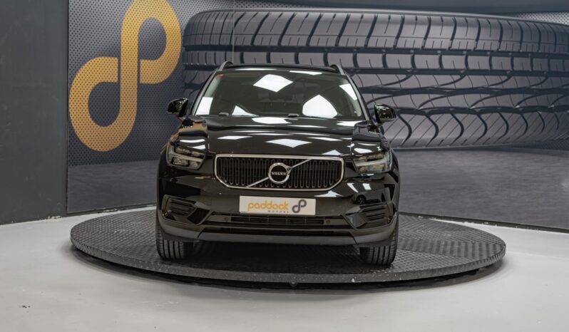 
								VOLVO XC40 T3 full									