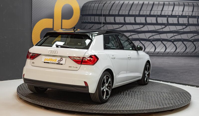 
								AUDI A1 SPORTBACK full									