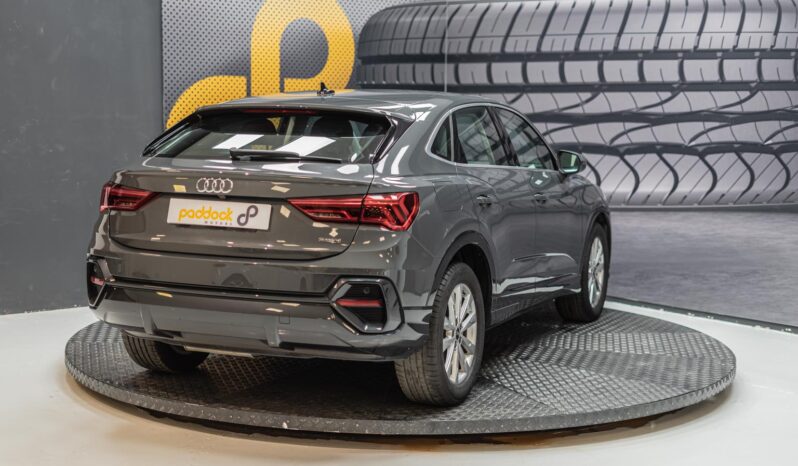 
								Audi Q3 full									