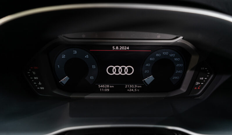 
								Audi Q3 full									