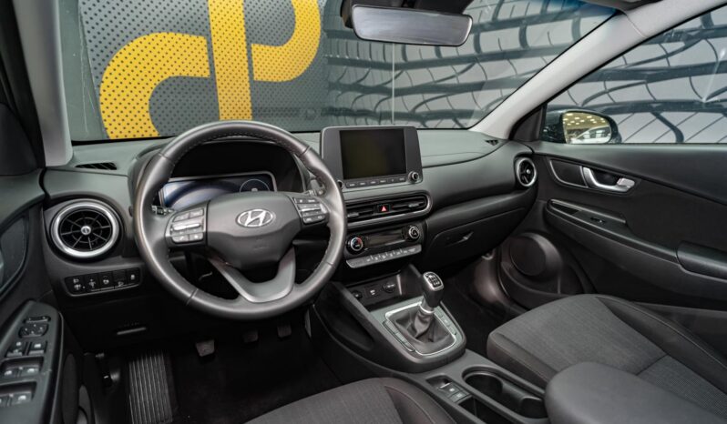 
								Hyundai Kona full									