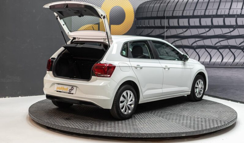 
								Volkswagen Polo full									