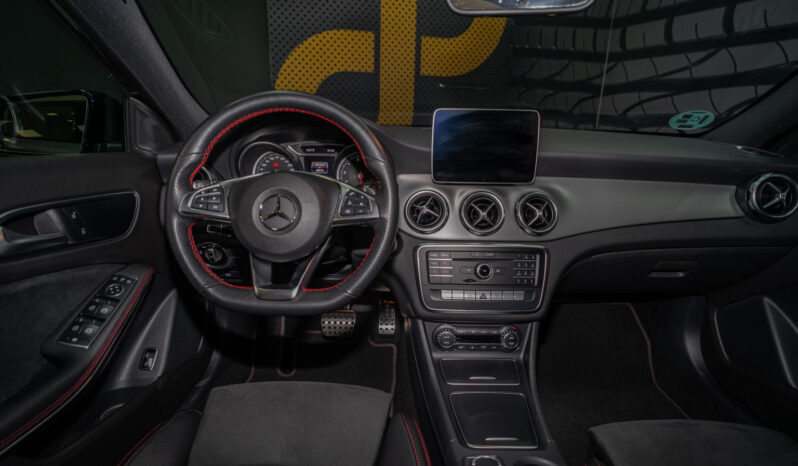 
								Mercedes Benz GLA 200 full									