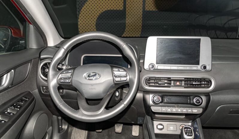 
								Hyundai Kona full									