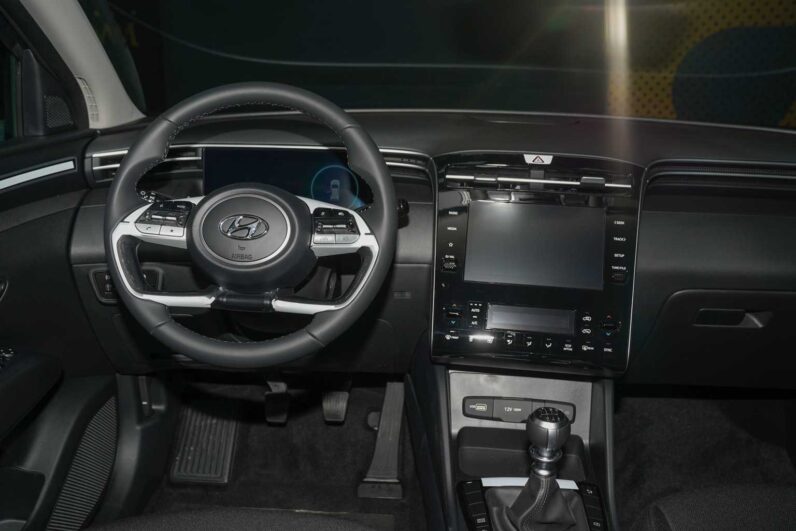 								Hyundai Tucson full									