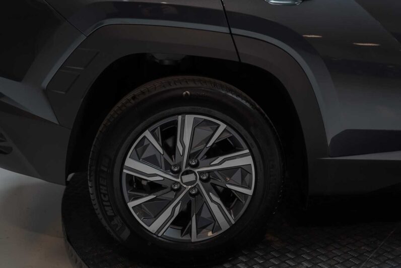 								Hyundai Tucson full									