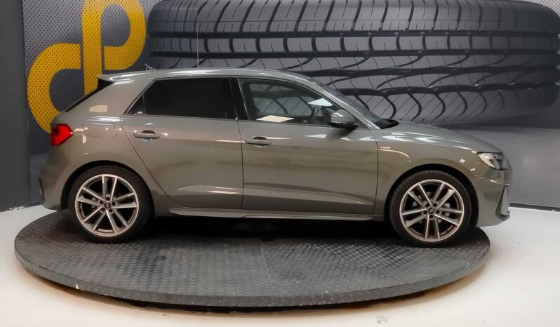 								Audi A1 full									