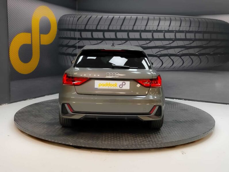 								Audi A1 full									