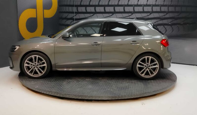 								Audi A1 full									
