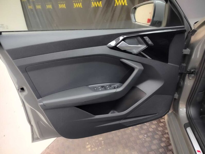 								Audi A1 full									
