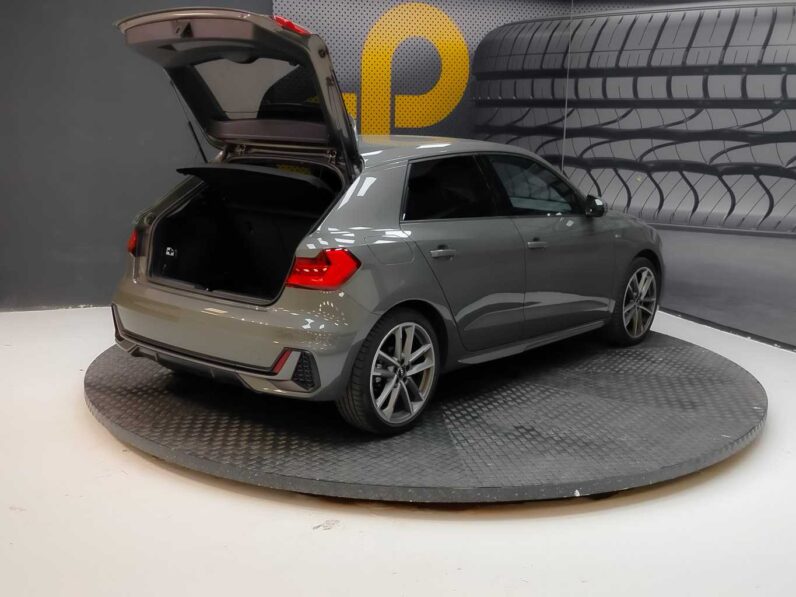 								Audi A1 full									