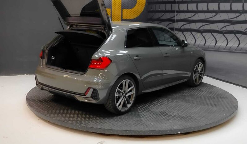 								Audi A1 full									