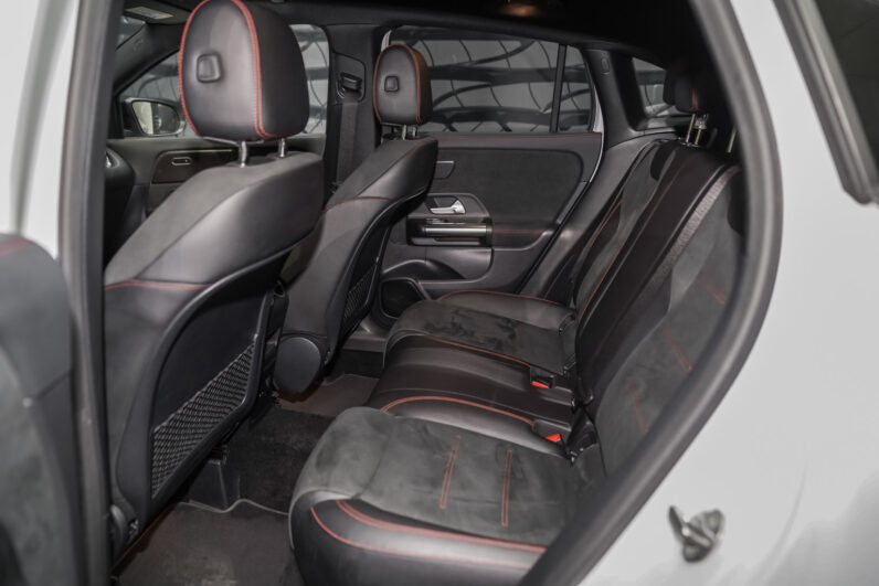 								MercedesBenz GLA full									