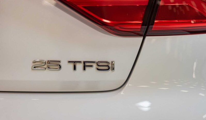 								Audi A1 full									
