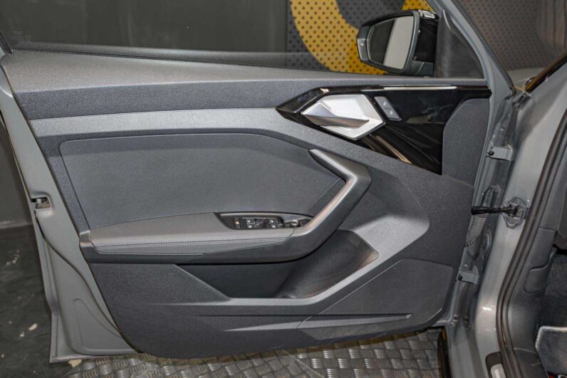 								Audi A1 full									