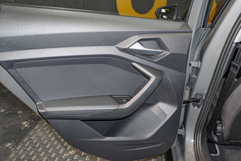 								Audi A1 full									