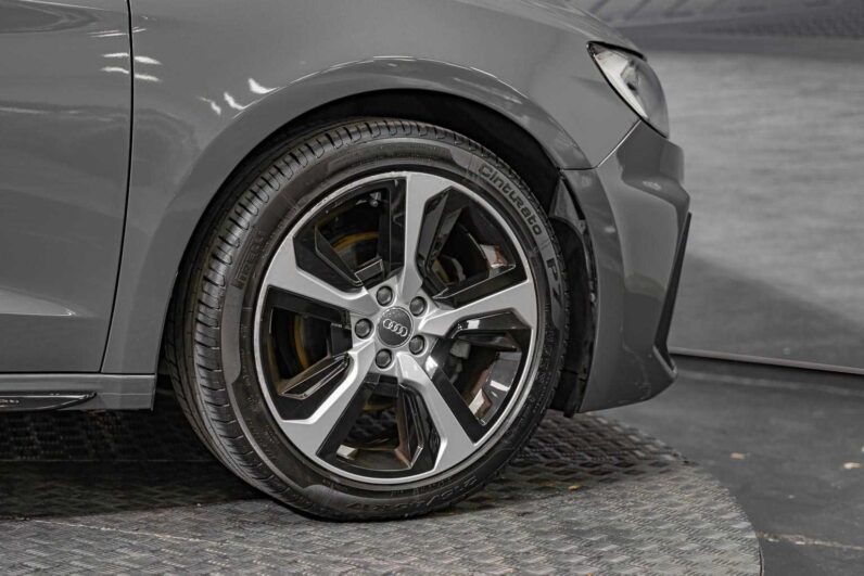 								Audi A1 full									