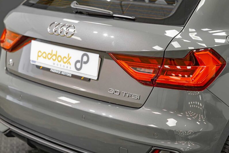 								Audi A1 full									