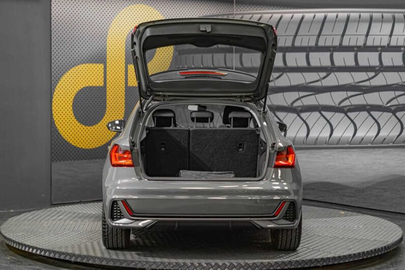 								Audi A1 full									