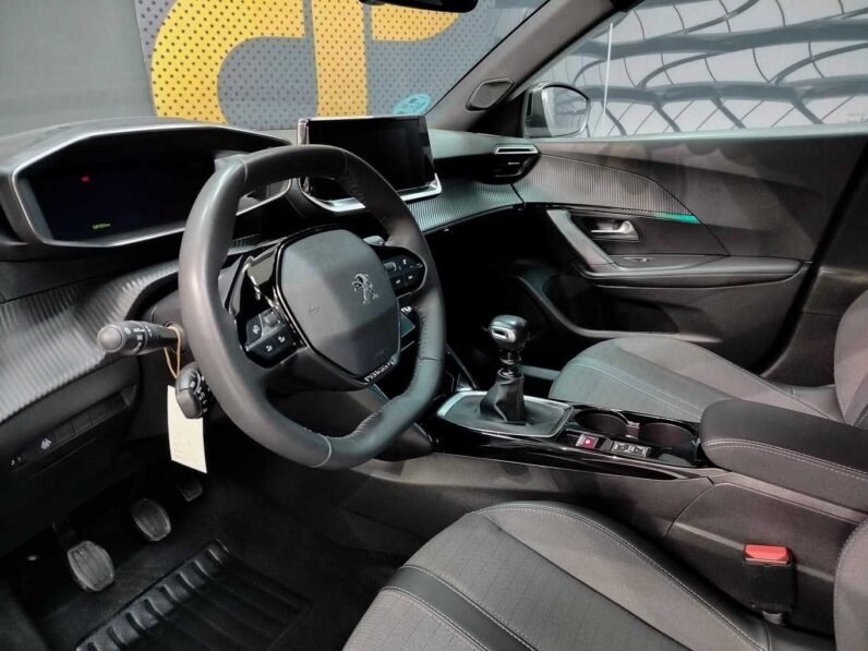 								Peugeot 2008 full									