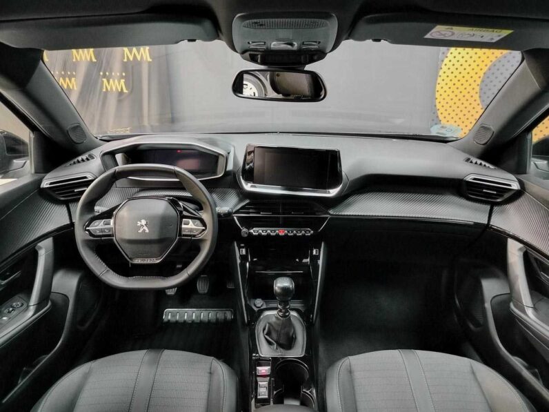 								Peugeot 2008 full									