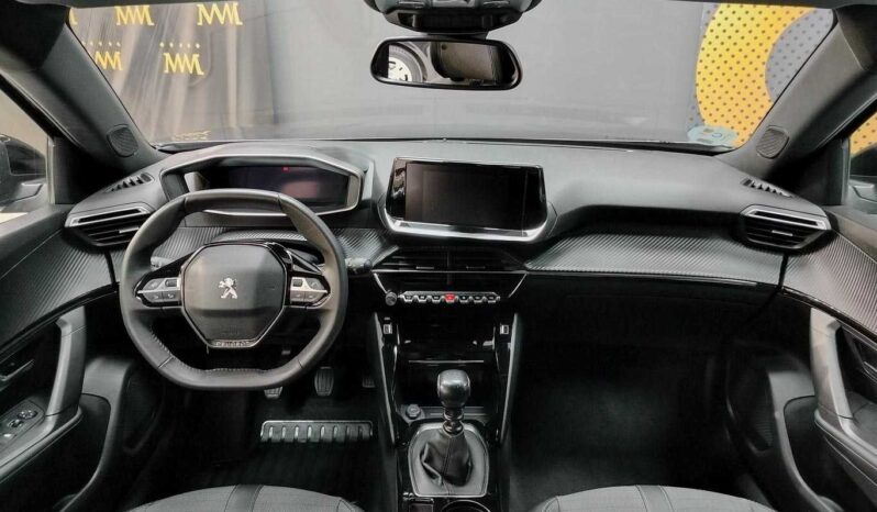 								Peugeot 2008 full									