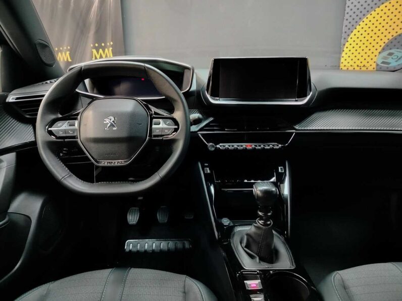 								Peugeot 2008 full									