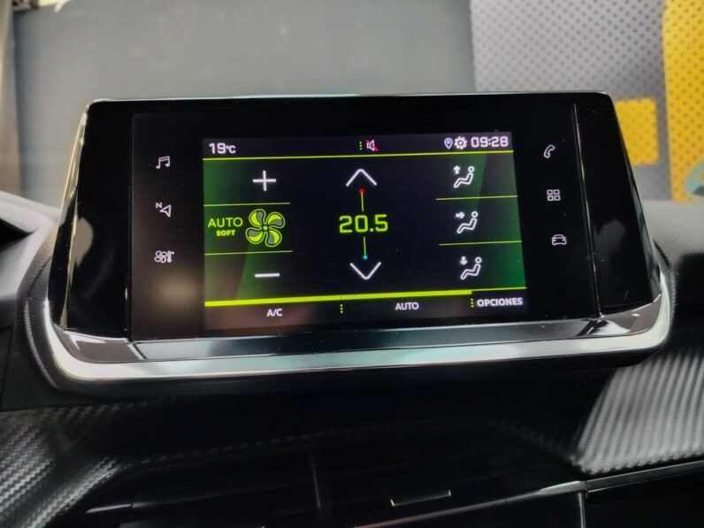								Peugeot 2008 full									