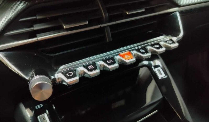 								Peugeot 2008 full									