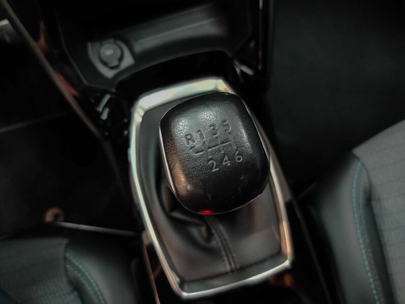 								Peugeot 2008 full									