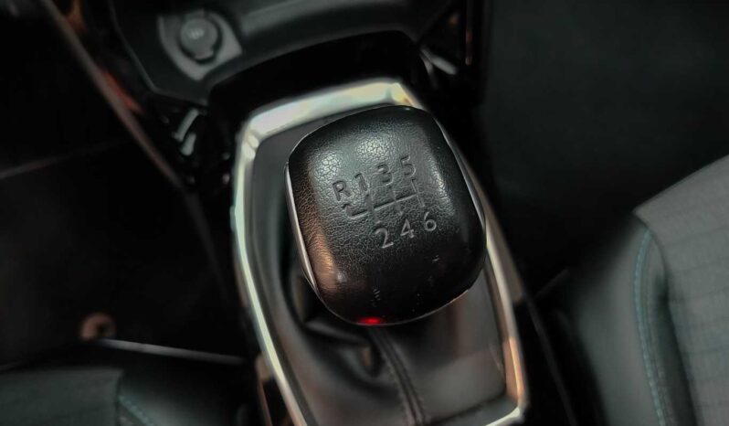 								Peugeot 2008 full									