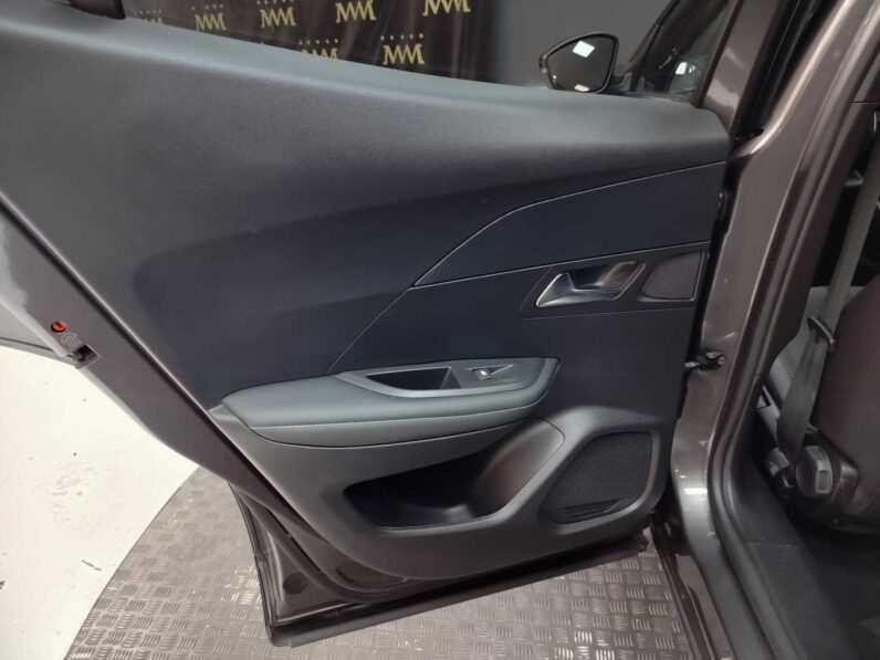 								Peugeot 2008 full									