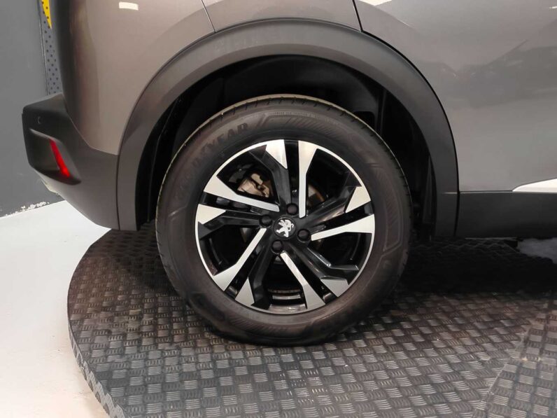 								Peugeot 2008 full									