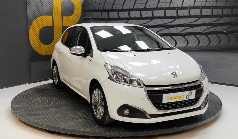 								Peugeot 208 full									