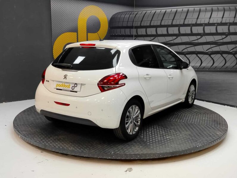								Peugeot 208 full									