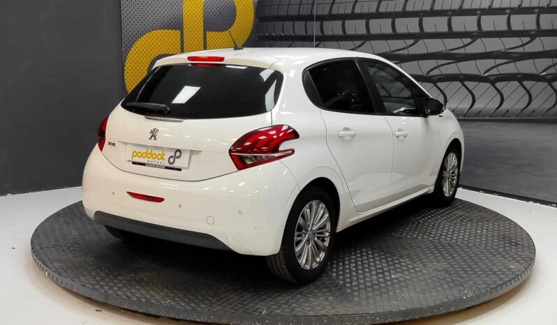 								Peugeot 208 full									