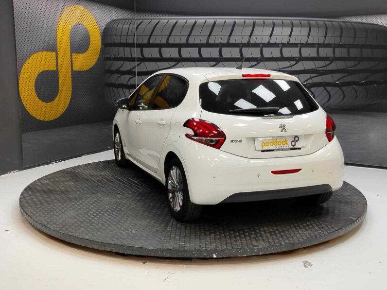 								Peugeot 208 full									
