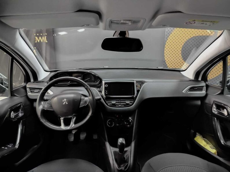 								Peugeot 208 full									