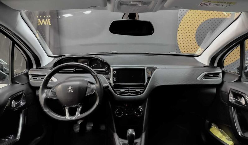 								Peugeot 208 full									