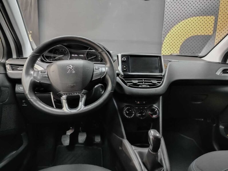 								Peugeot 208 full									