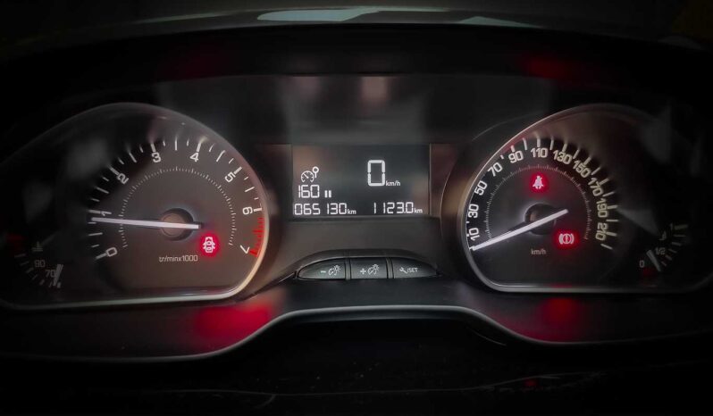 								Peugeot 208 full									