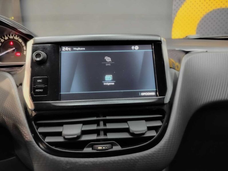 								Peugeot 208 full									