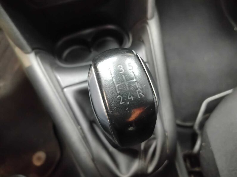 								Peugeot 208 full									