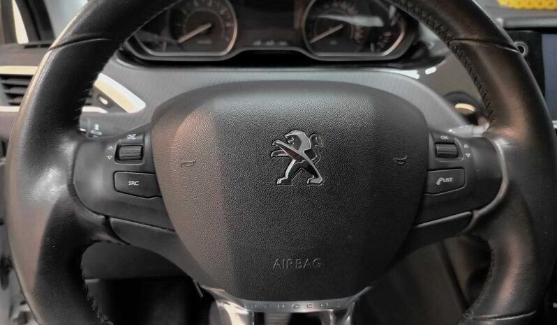 								Peugeot 208 full									