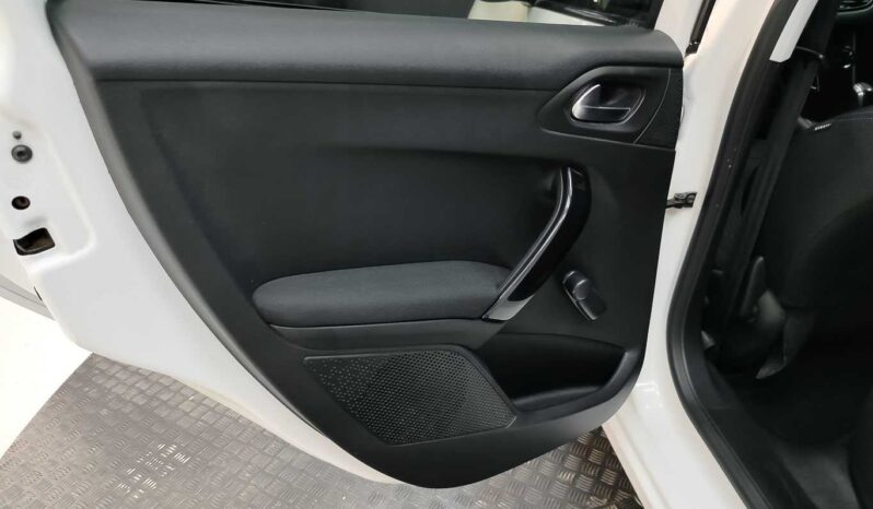 								Peugeot 208 full									