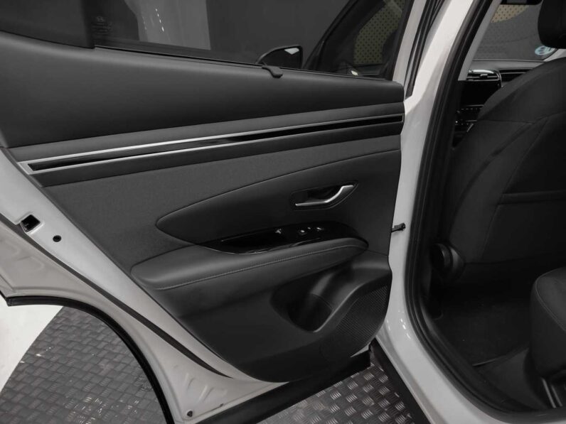 								Hyundai Tucson full									