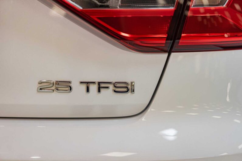 								Audi A1 full									