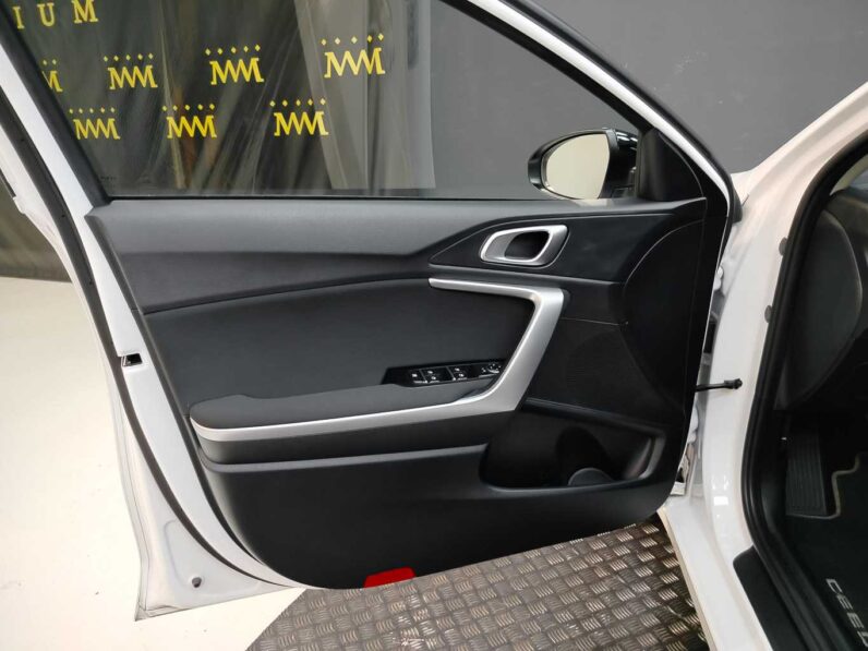 								Kia Ceed full									